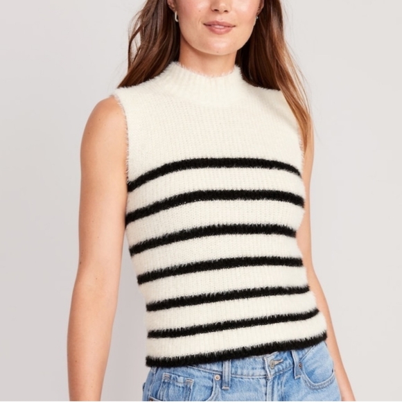 NWT Old Navy Mock Neck Eyelash Sleeveless Striped Sweater Size M - Picture 2 of 5